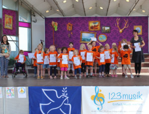 Gruppenbild_Urkunden02 Gruppenbild_Urkunden02